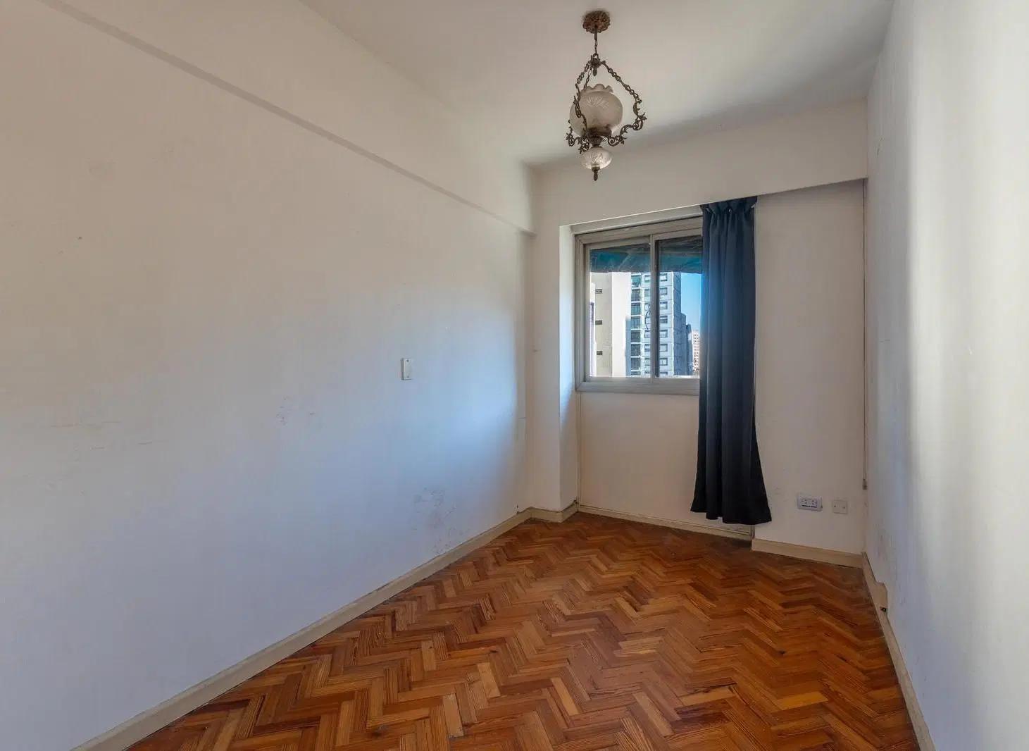 Semipiso de 5 ambientes con balcón y cochera en venta en Caballito 1