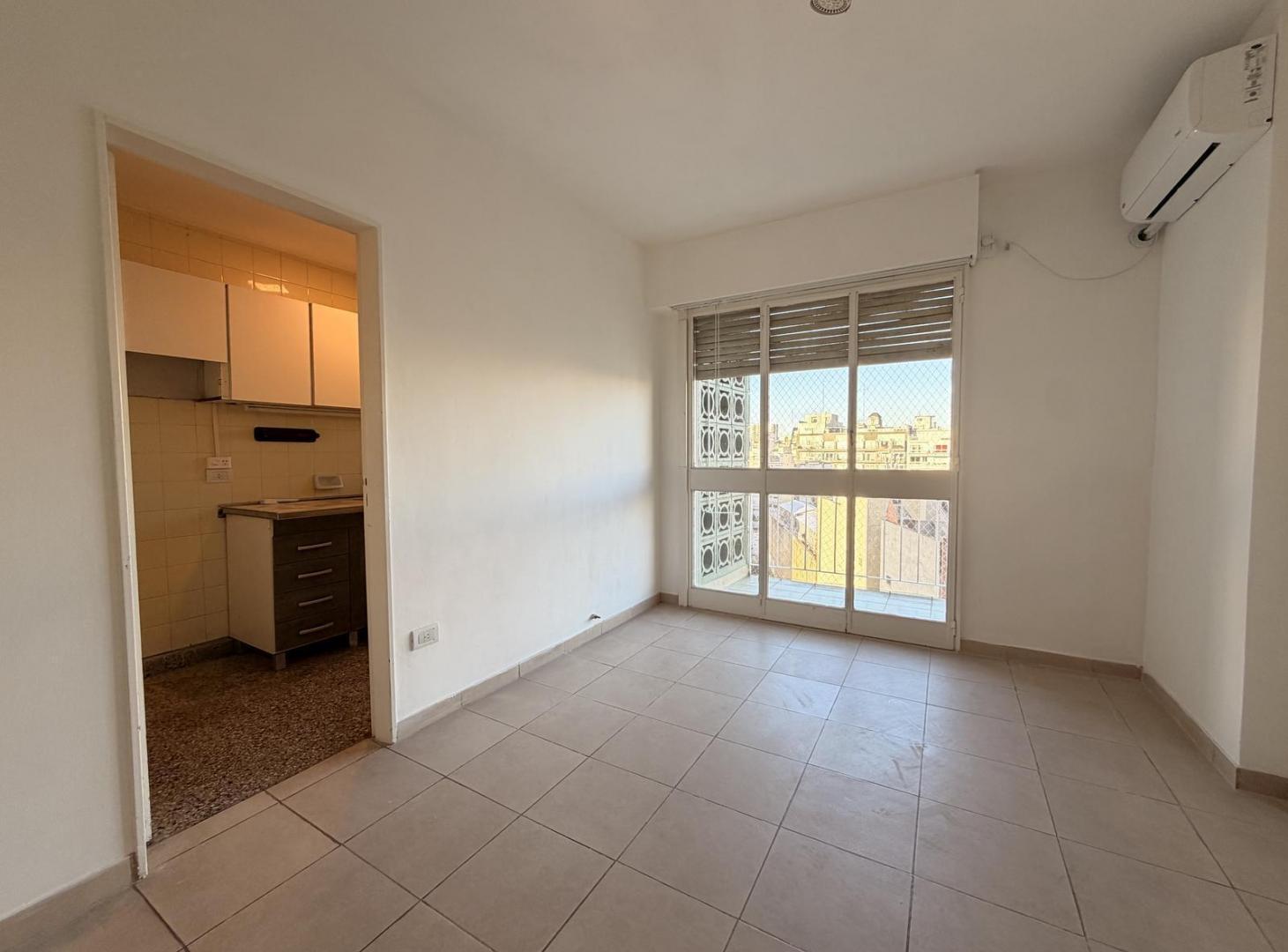 Foto de Departamento de 3 ambientes con balcón en alquiler en Parque Centenario, imagen 4