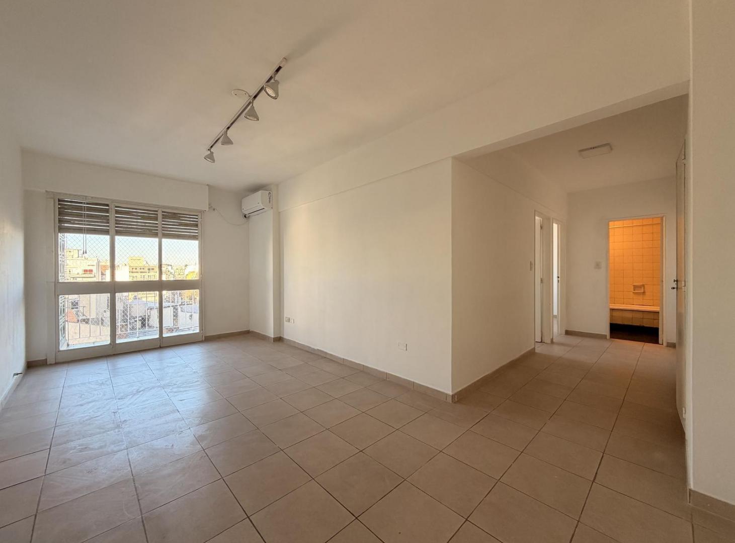 Foto de Departamento de 3 ambientes con balcón en alquiler en Parque Centenario, imagen 1