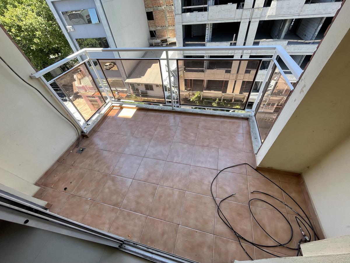 Foto de Departamento de 3 ambientes con cochera y balcón en alquiler en Villa, imagen 5