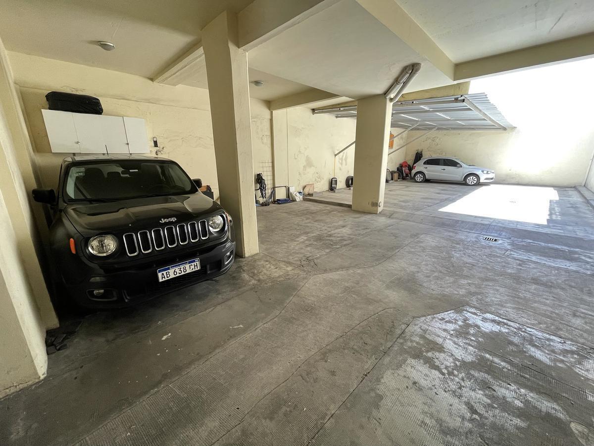 Foto de Departamento de 3 ambientes con cochera y balcón en alquiler en Villa, imagen 3