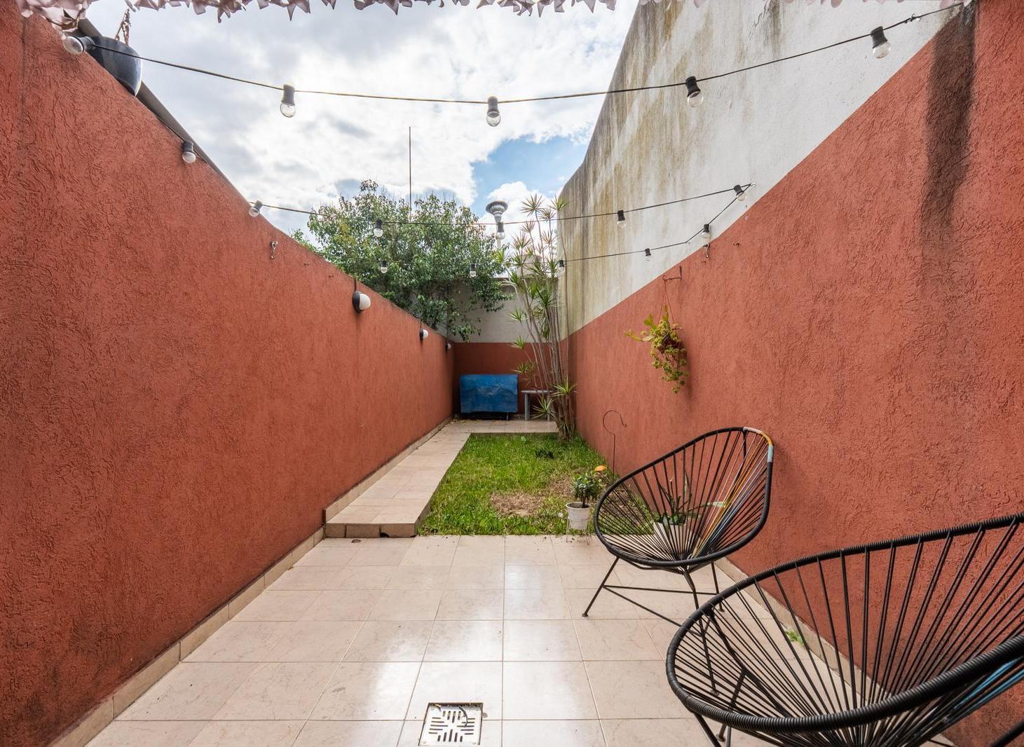 Foto de 2 ambientes con escritorio y patio propio de 34 m2 con vista abierta!, imagen 2