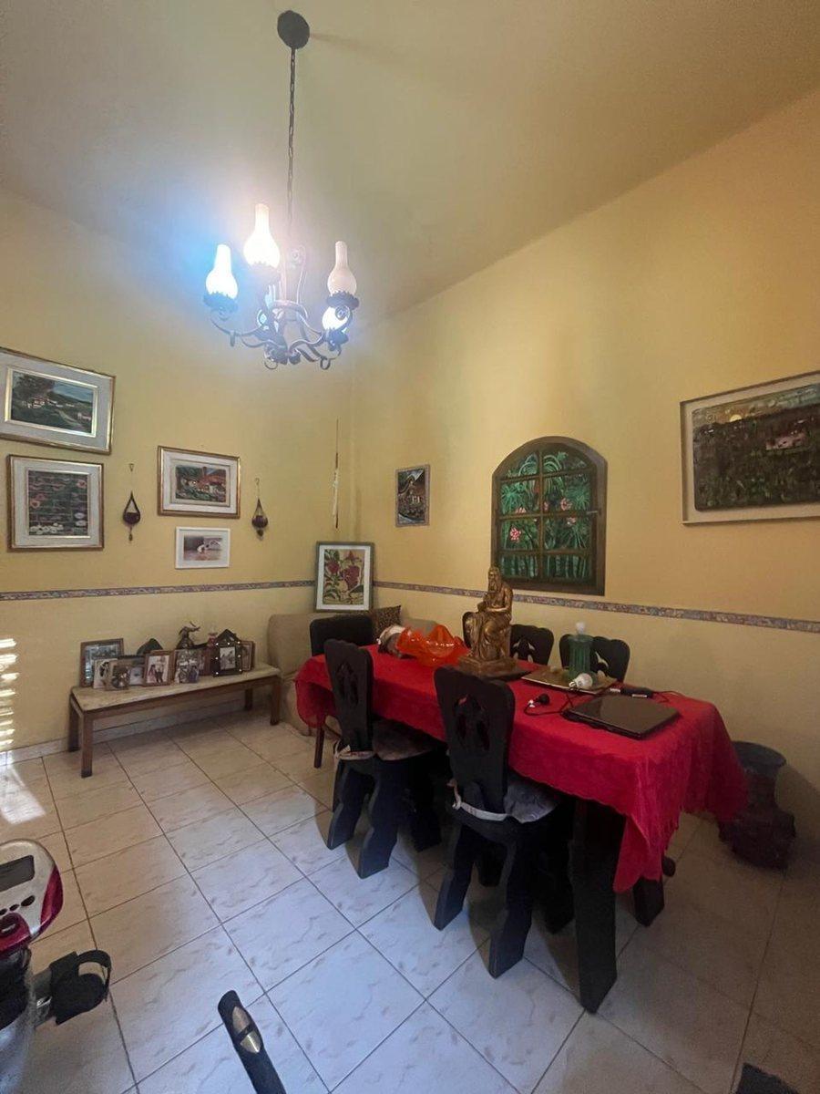 Venta Casa Esquina 3 Dorm. Barrio Juniors 2