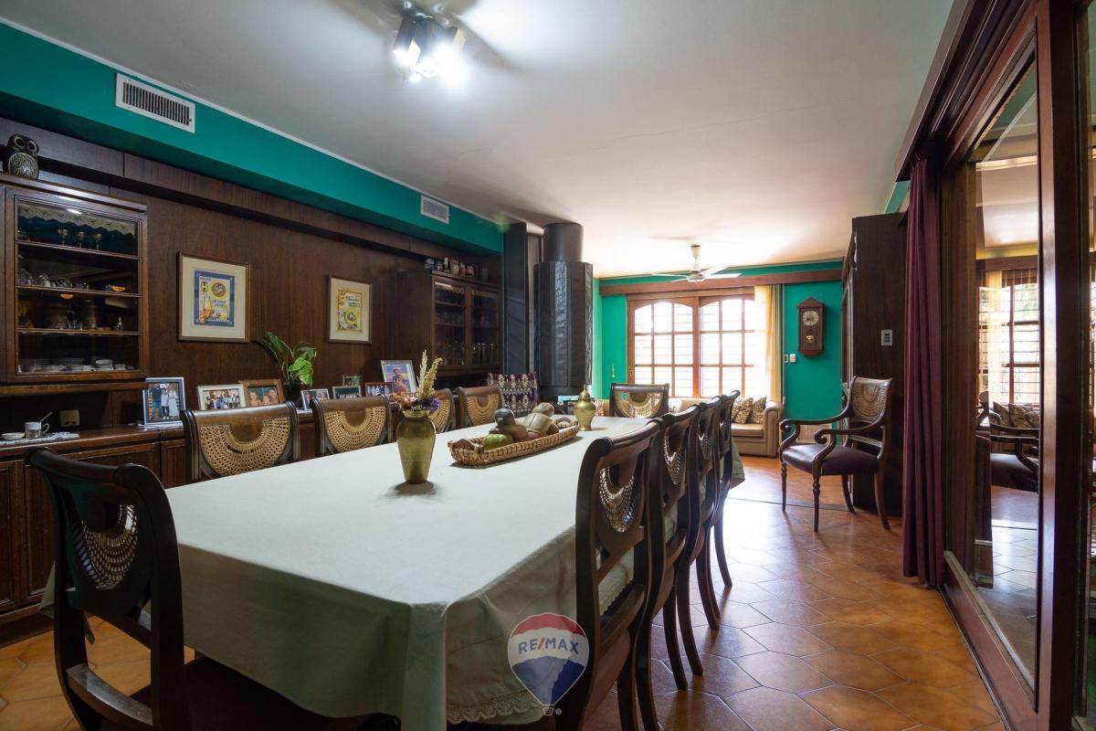 Casa Venta 5 Dorm. + Quin + Depto + Pileta Pque Horiz 5