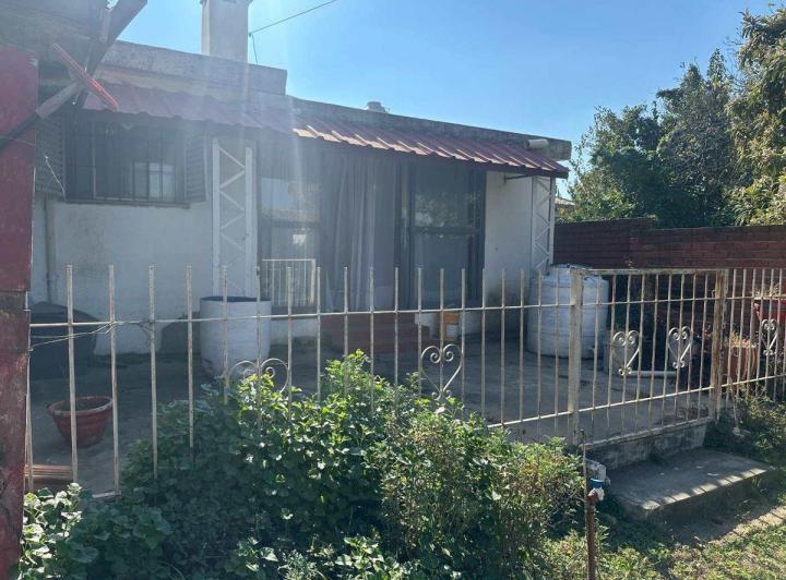 VENTA CASA 2 DORMI A REFACCIONAR SALSIPUEDES CBA 3