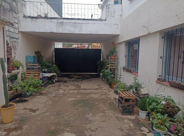 VENTA 2 DPTOS + GALPON + LOCAL CENTRO UNQUILLO CBA 4