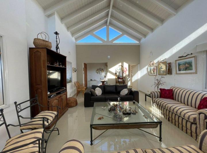 Venta hermosa casa en country 4 Hojas Mendiolaza 5