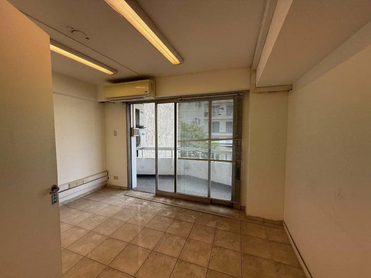 VENTA DE PISO_ OFICINA CORPORATIVA -opion  COCHERA 4