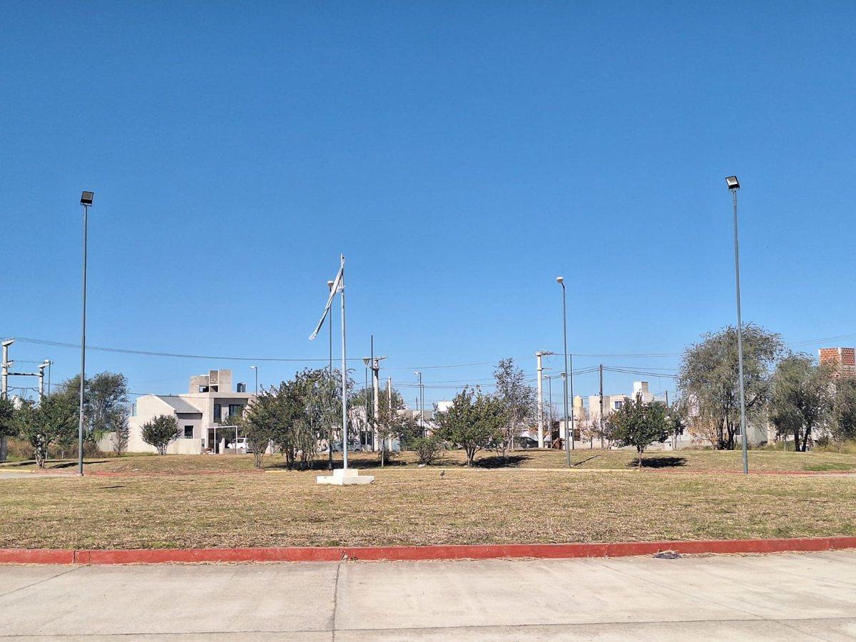 VENTA LOTE 200M2 FRENTE BARRIO SAN ISIDRO