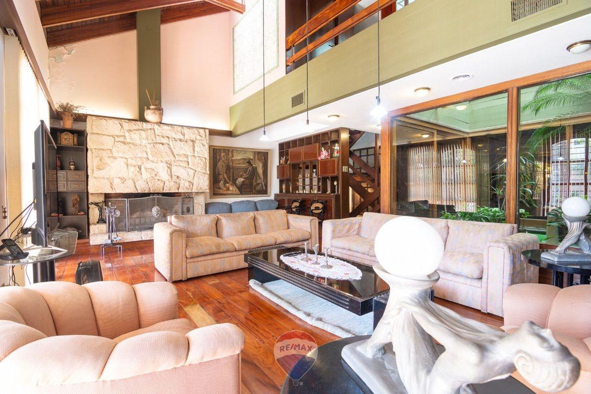 CASA VENTA 5 DORM B° PARQUE HORIZONTE CBA CAP