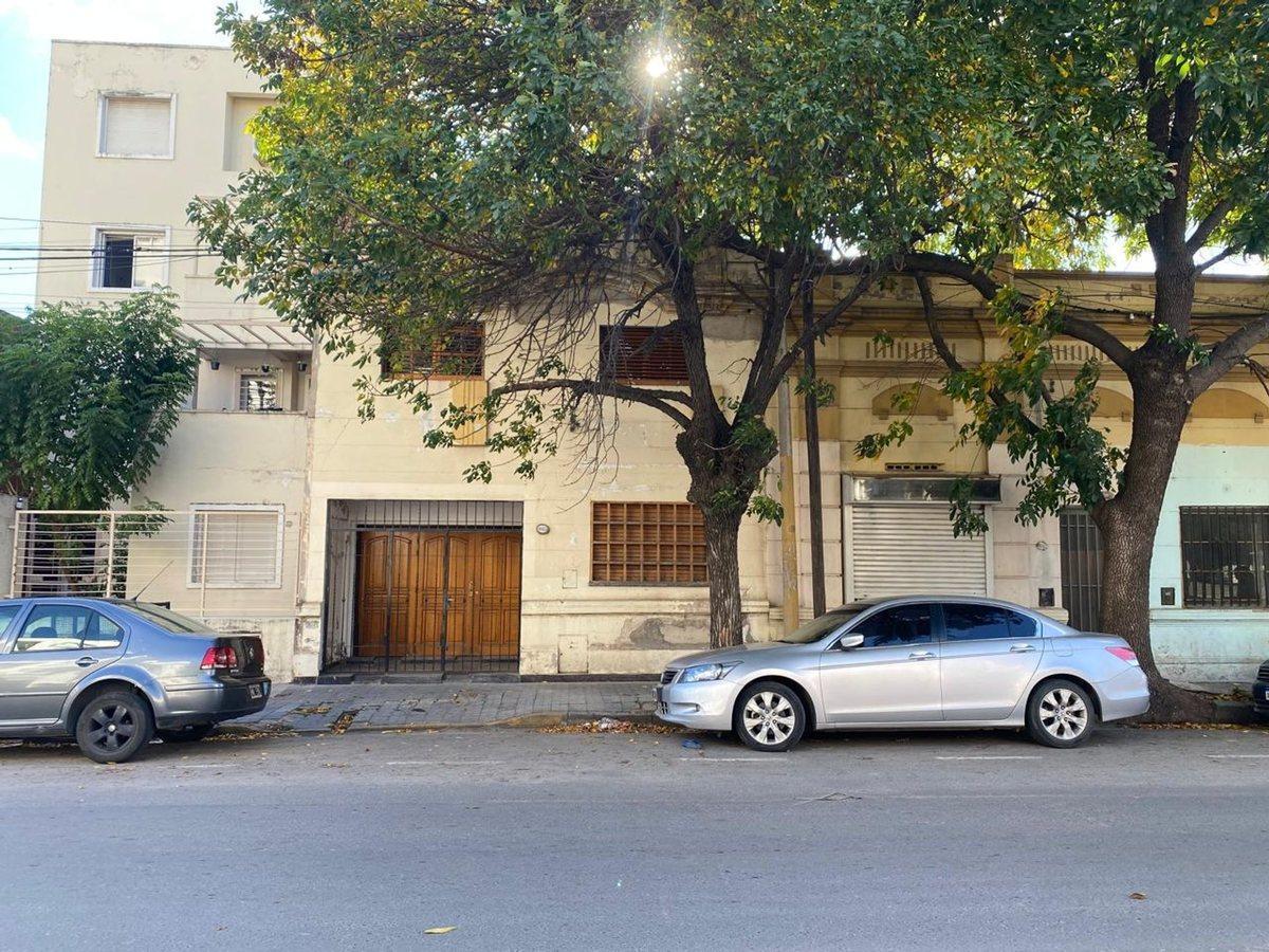 VENTA CASA A RECICLAR 4 DORMS ALTA CÓRDOBA - CBA