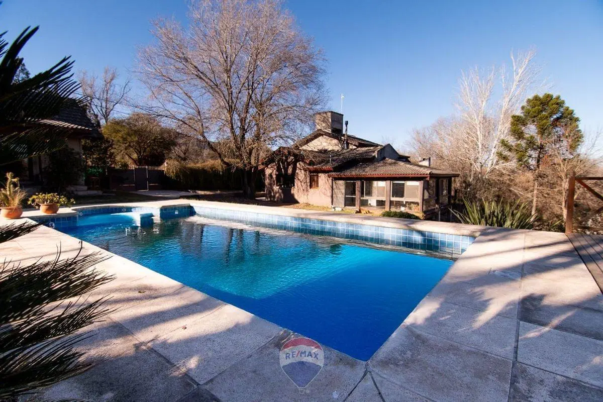 Se vende Casa c/ costa de arroyo V. Gral Belgrano 3