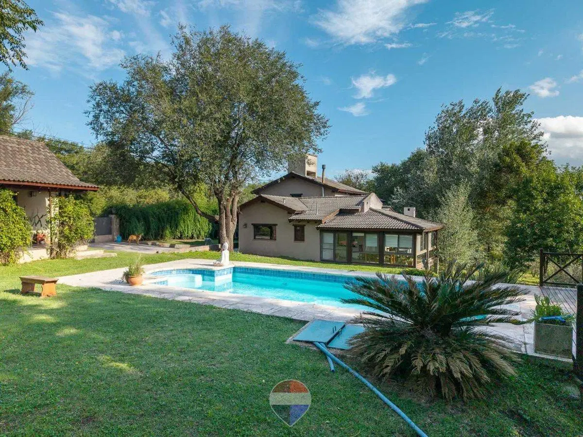 Se vende Casa c/ costa de arroyo V. Gral Belgrano 2