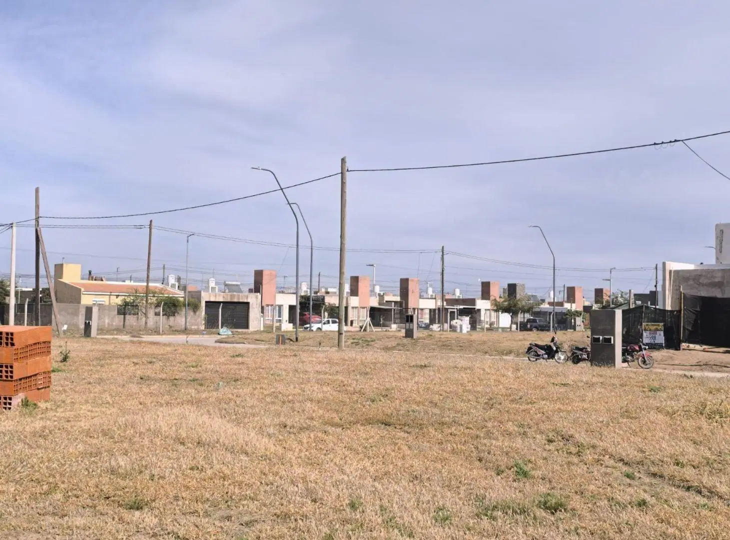 VENTA TERRENO EN CUESTAS DE MANANTIALES 4