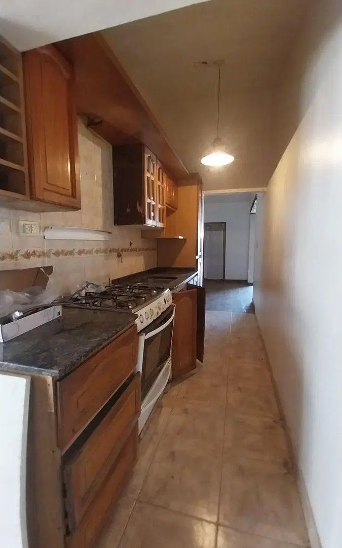 SE VENDE CASA 4 DORMITORIOS BARRIO MATIENZO 2