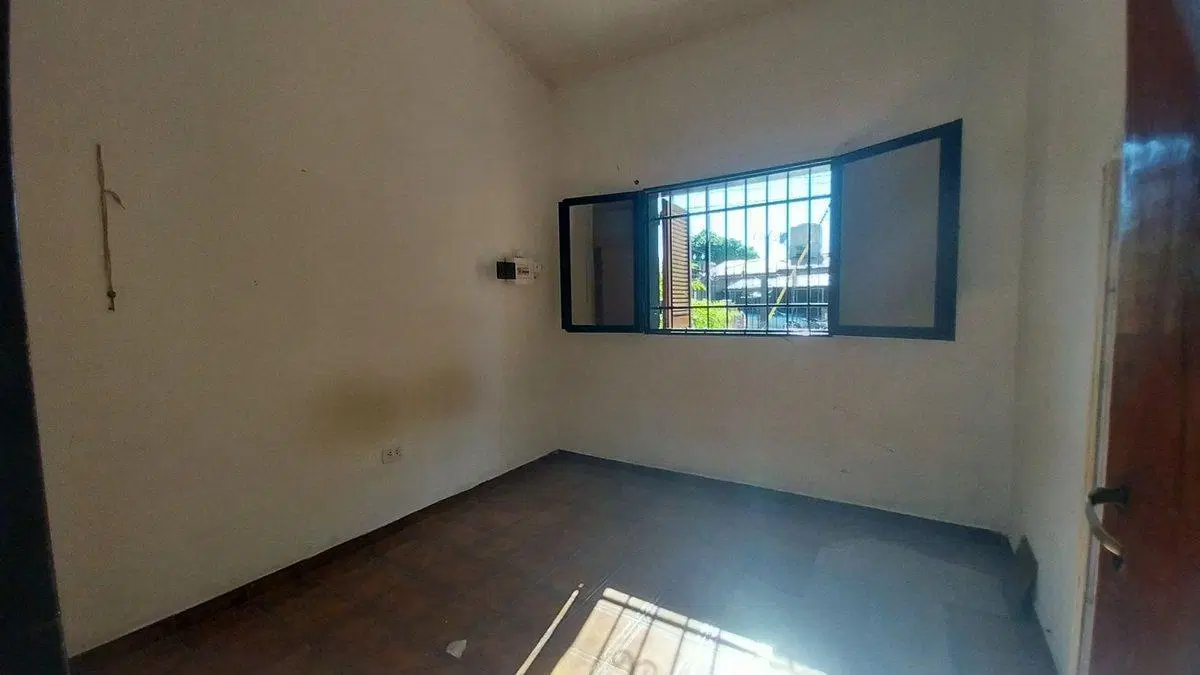 SE VENDE CASA 4 DORMITORIOS BARRIO MATIENZO 3