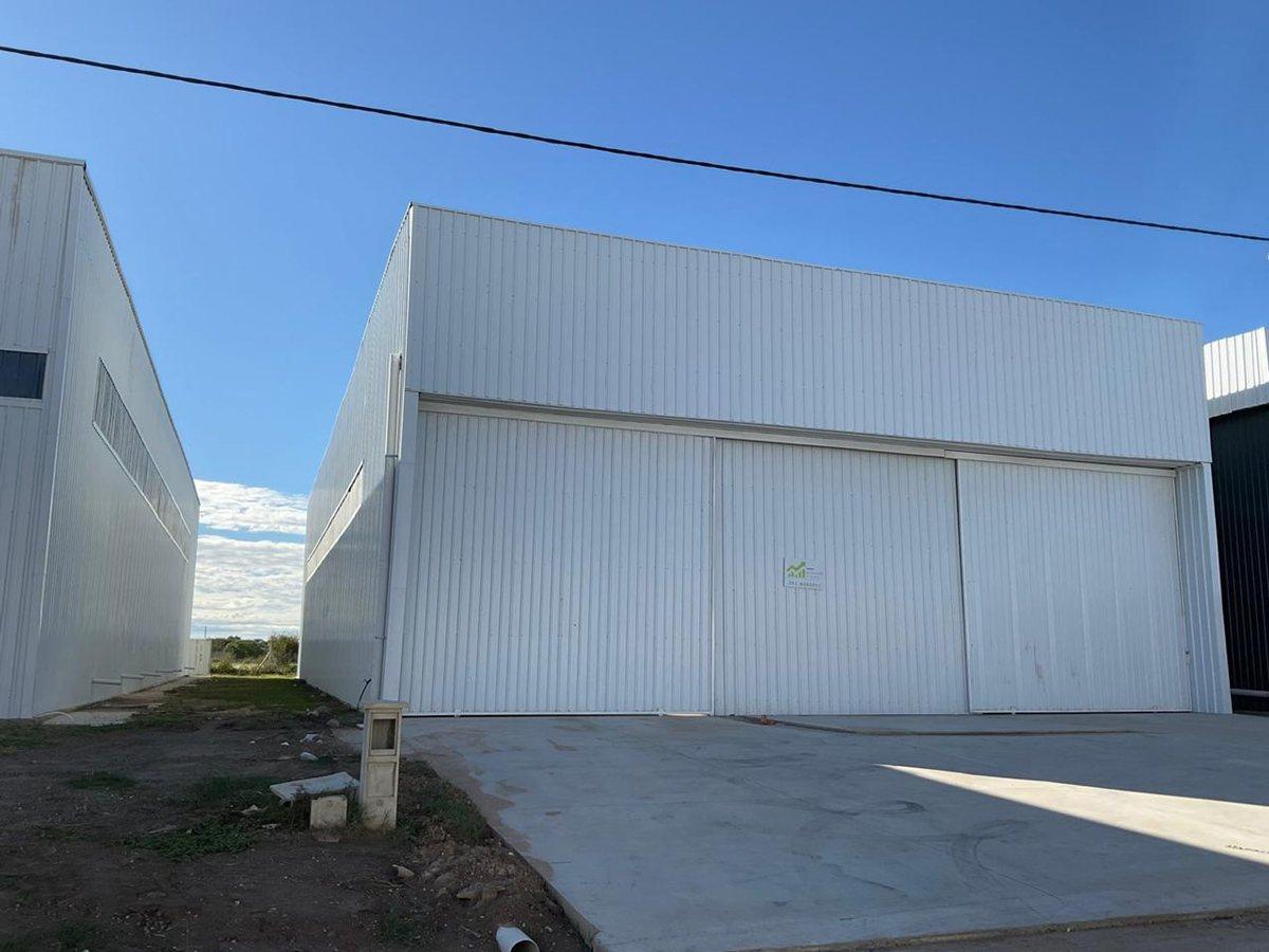 REMAX ALQUILA GALPON POLO 52