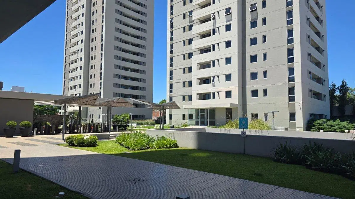 VENTA DEPARTAMENTO COCHERA PILETA Aº ALBERDI CBA 3