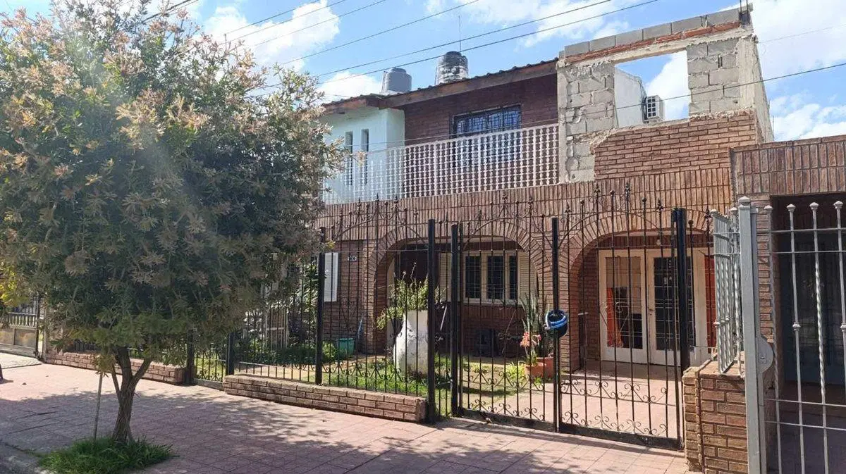 VENTA CASA + DEPARTAMENTO JUAN XXIII CORDOBA 3