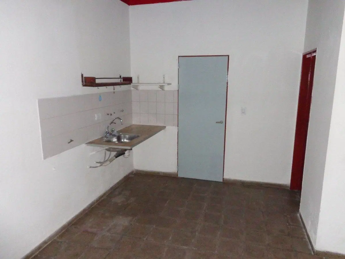 VENTA GALPON CON  2 DEPARTAMENTOS - SAN CARLOS-CBA 5