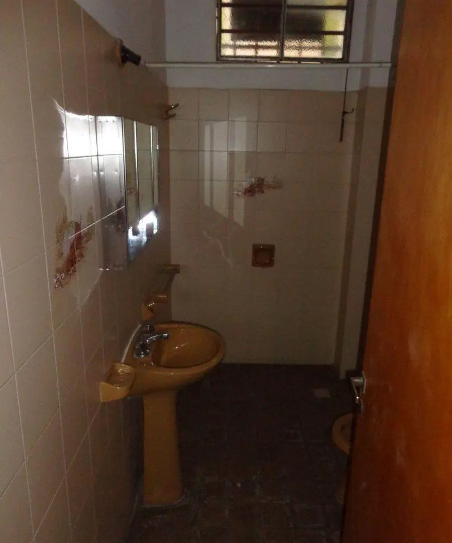 VENTA GALPON CON  2 DEPARTAMENTOS - SAN CARLOS-CBA 4