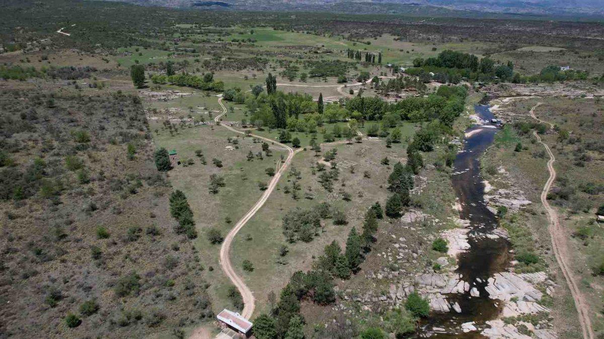 SE VENDE ESPECTACULAR CAMPO EN TRASLASIERRA
