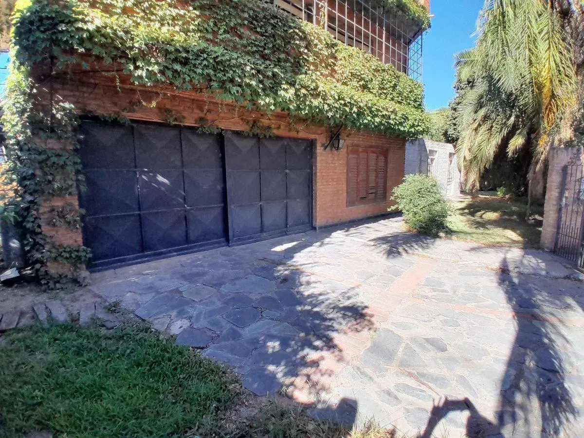 VENTA CASA + DEPTO CON PILETA EN ARGUELLO CÓRDOBA 2