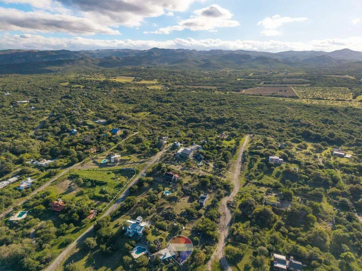 VENTA CASA 3 DORMITORIOS+PILETA FALDA DEL CARMEN 5