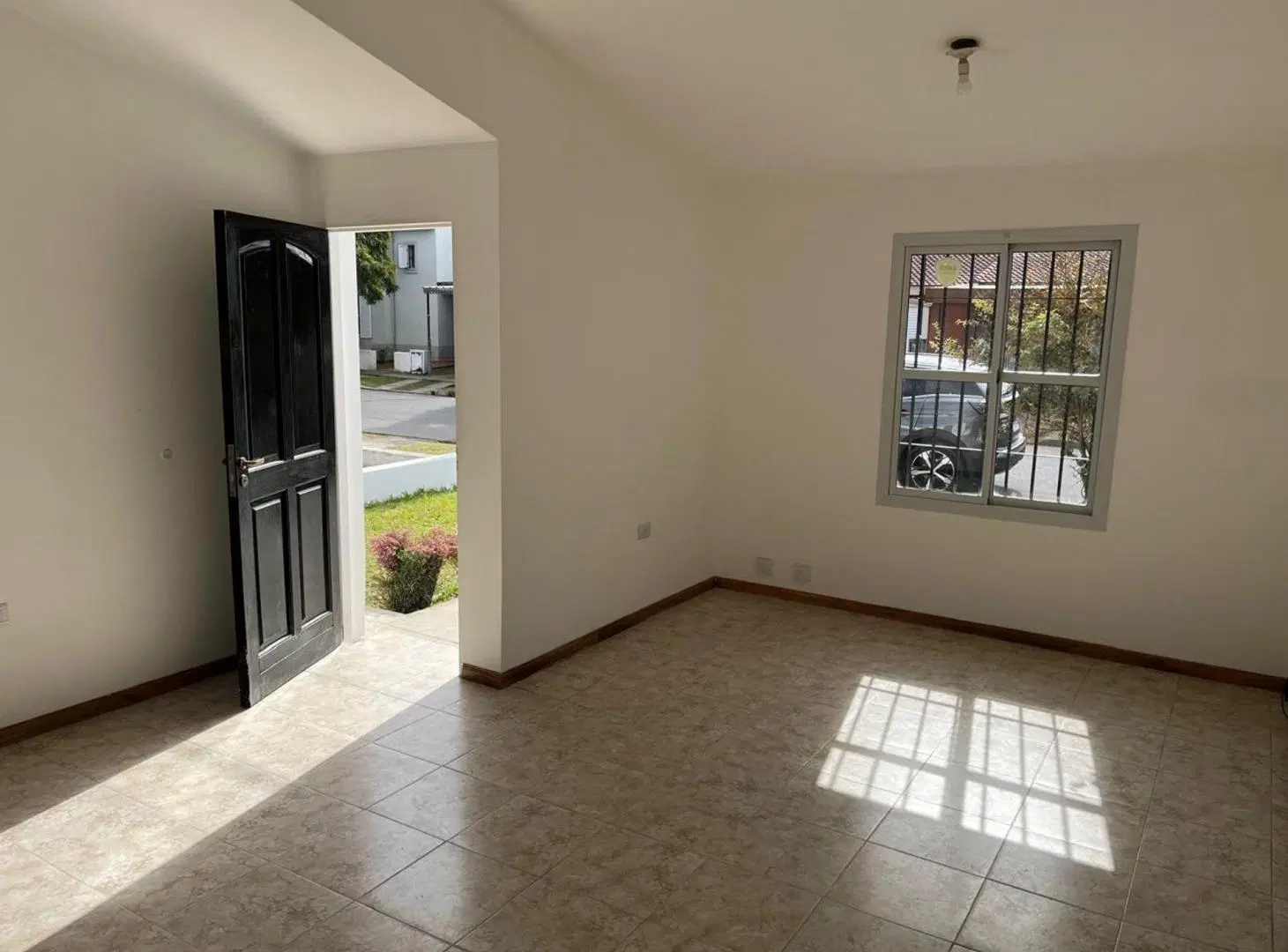 VENTA DE CASA 2 DORMITORIOS MUTUAL DOCENTE CORDOBA 4