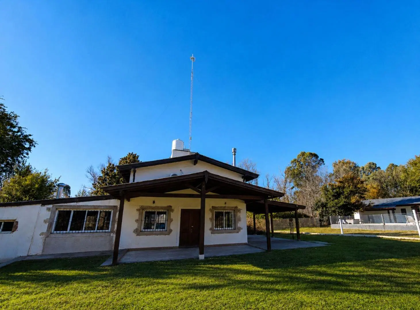 Se vende casa + fábrica de cerveza en V. C. Parque 3