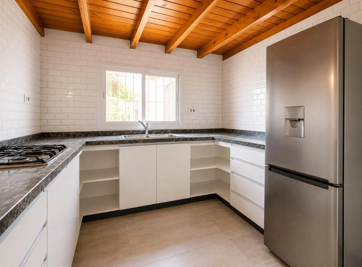 Se vende casa + fábrica de cerveza en V. C. Parque 5
