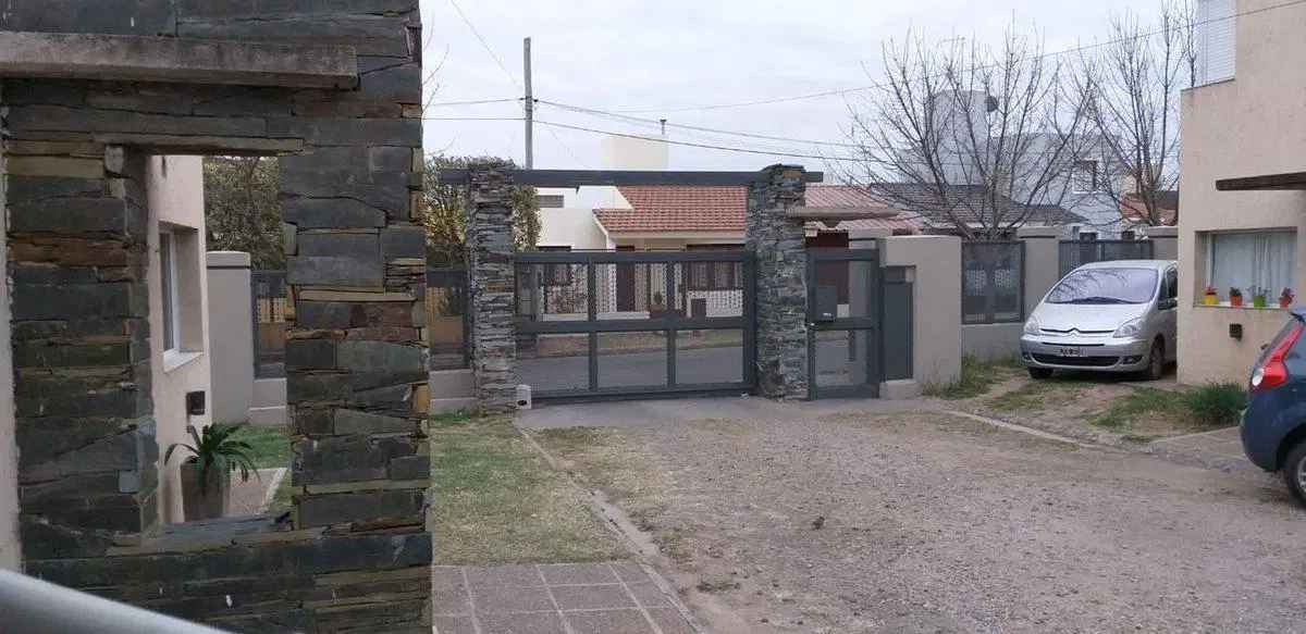 VENTA DUPLEX 3 DORMI CON COCHERA POETA LUGONES CBA 3