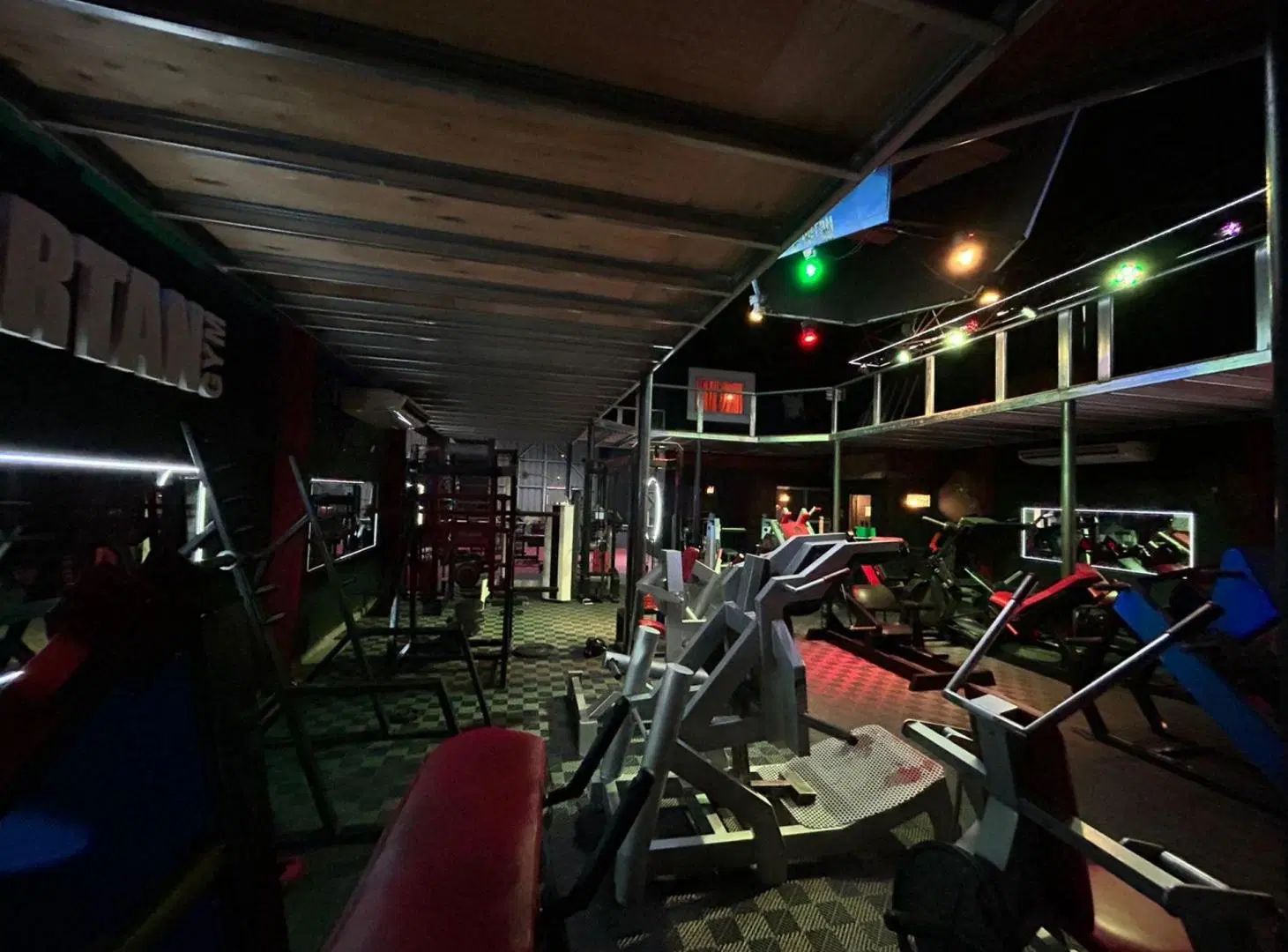 VENTA GALPON, GIMNASIO Y OFICINAS MALVINAS-CORDOBA 4