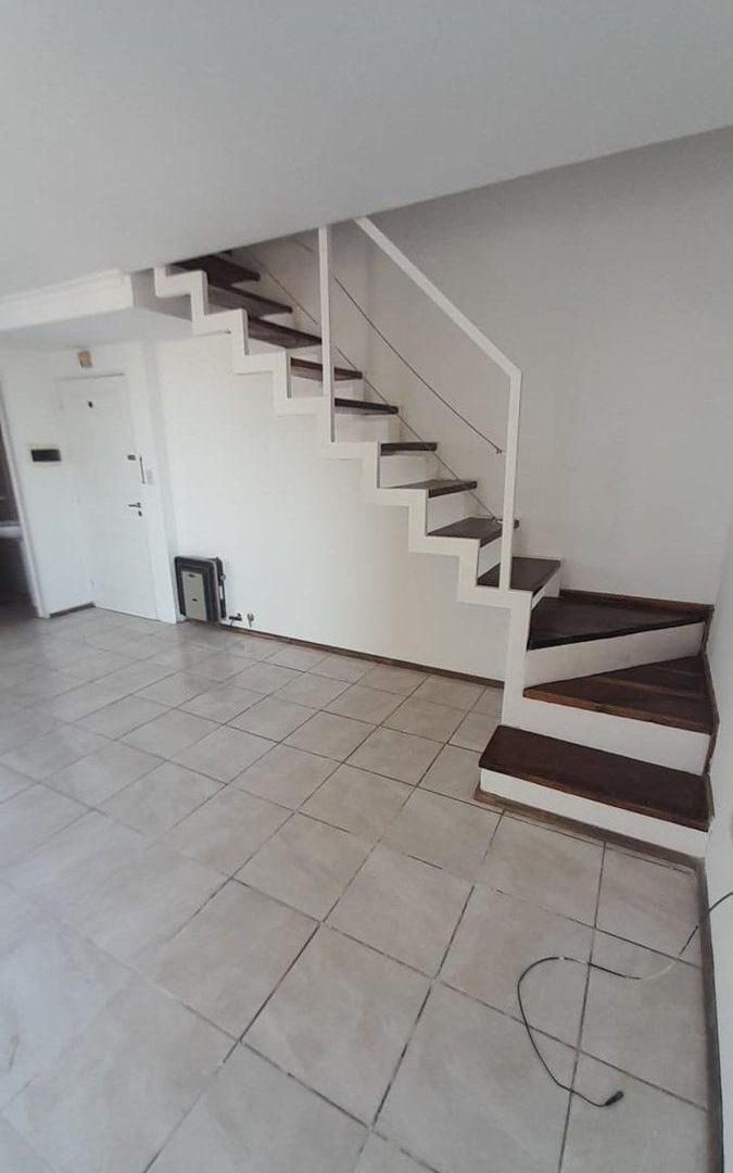 Foto de VENTA DEPARTAMENTO DUPLEX DOS BAÑOS CON BALCON CBA, imagen 4