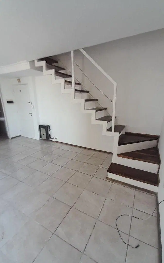 VENTA DEPARTAMENTO DUPLEX DOS BAÑOS CON BALCON CBA 4