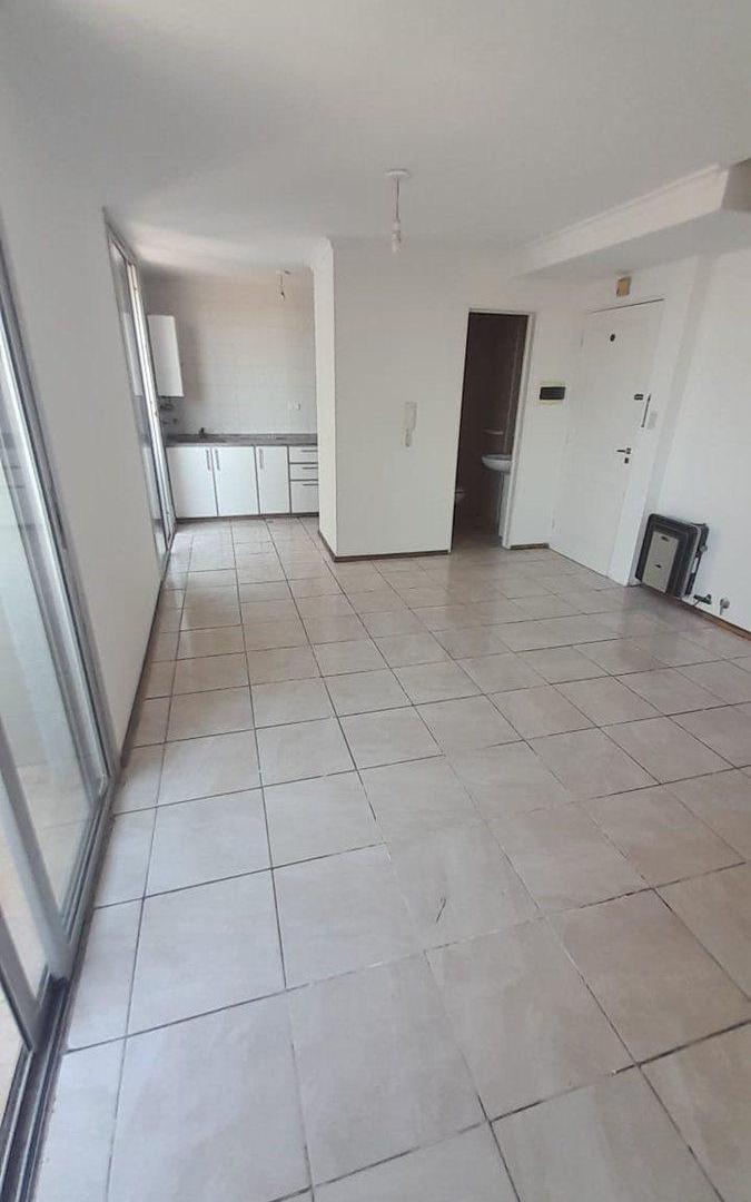 Foto de VENTA DEPARTAMENTO DUPLEX DOS BAÑOS CON BALCON CBA, imagen 2