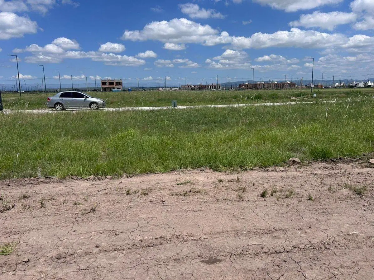 VENTA LOTE 250m  RESIDENCIAL ABRAS DE MANANTIALES. 5