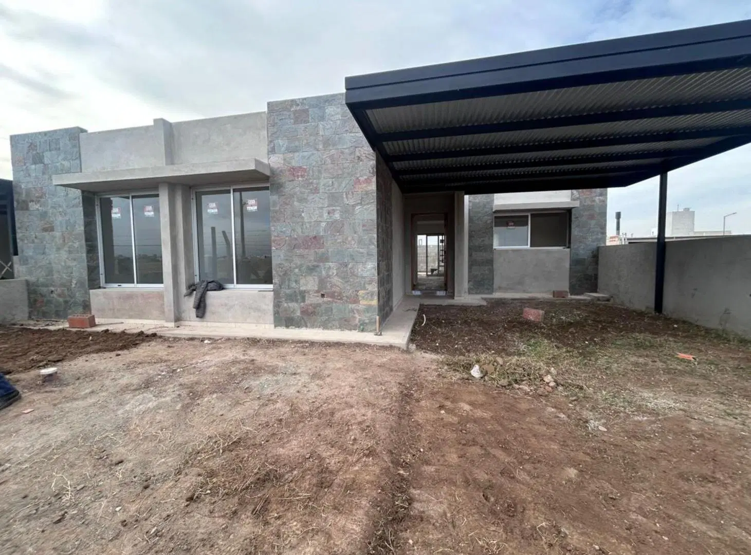 VENTA CASA 3 DORM TERRAZAS DE MANANTIALES CBA 2