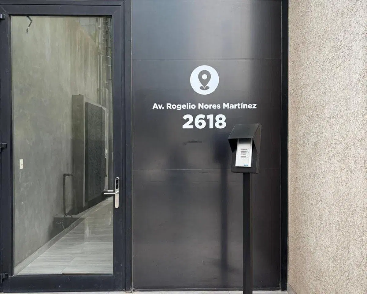 Venta Cochera  con Baulera en Av. Nores Martinez 4