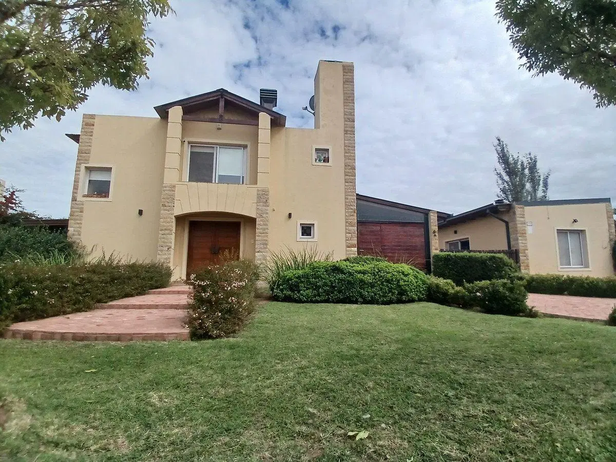 Venta Casa 4 dormitorios Country en Rio Cuarto Cba 3