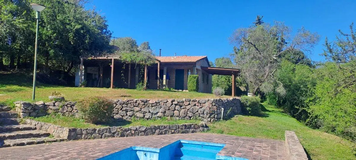 VENTA CASA 2 DORM CON PILETA AGUA DE ORO CORDOBA 2