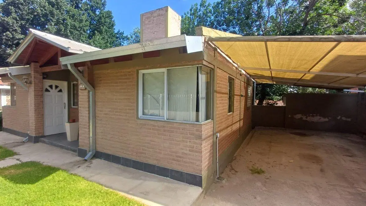 Venta 2 Casas Barrio El  Canal Carlos Paz 2