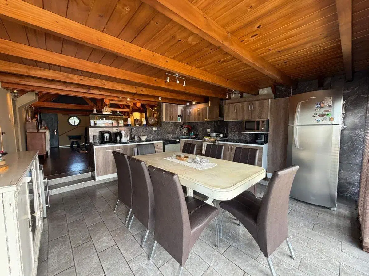 VENTA CASA 3 DORM+CONSULTORIOS+PILETA URCA CORDOBA 4