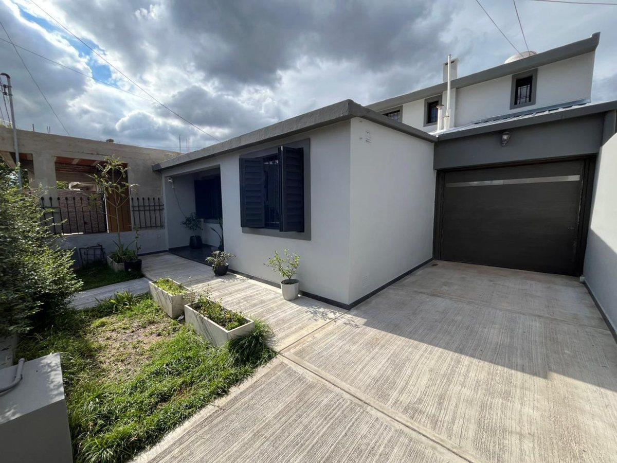 VENTA CASA 4 DORMITORIOS - MATIENZO