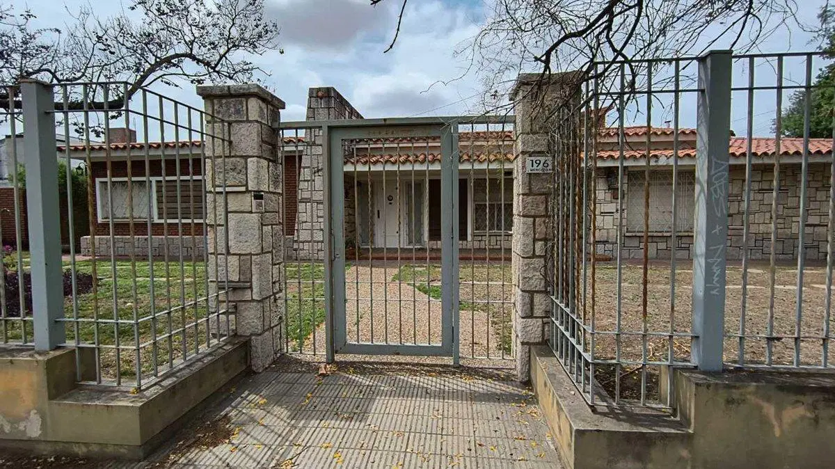 VENTA CASA PARQUE CAPITAL GRAN TERRENO RUTA 20 5