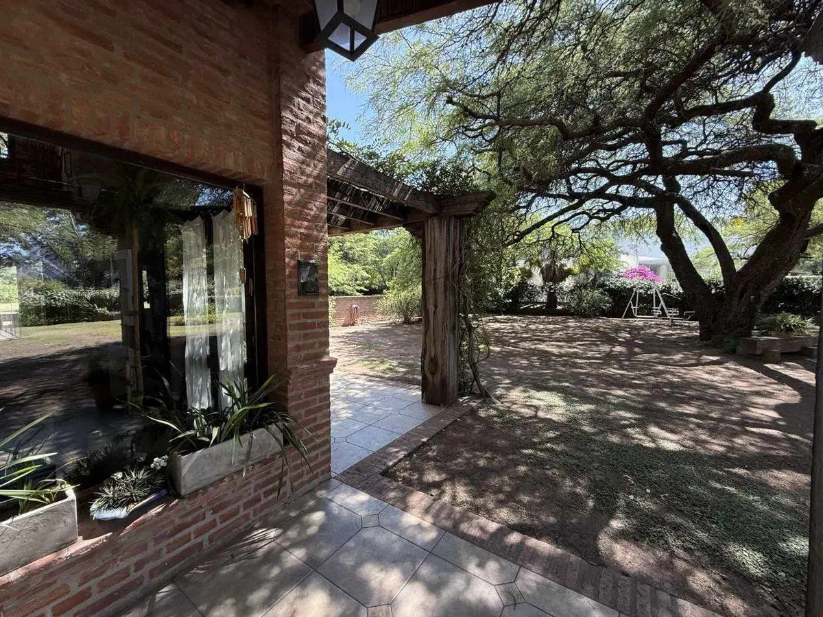 VENTA EXLUSIVA CASA JOCKEY CLUB  TERRENO 2.000 m2 2