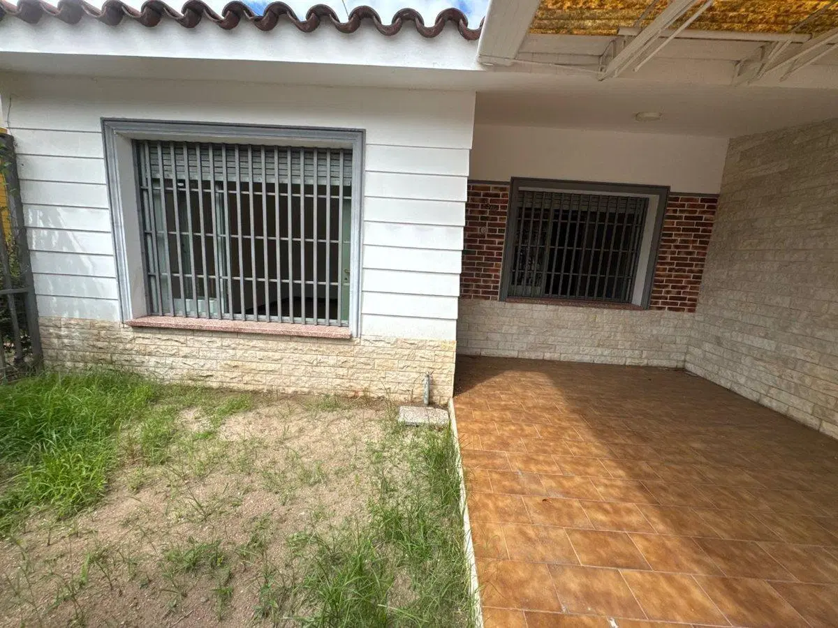 Venta casa 3 dormitorios Altos de General Paz Cba 4