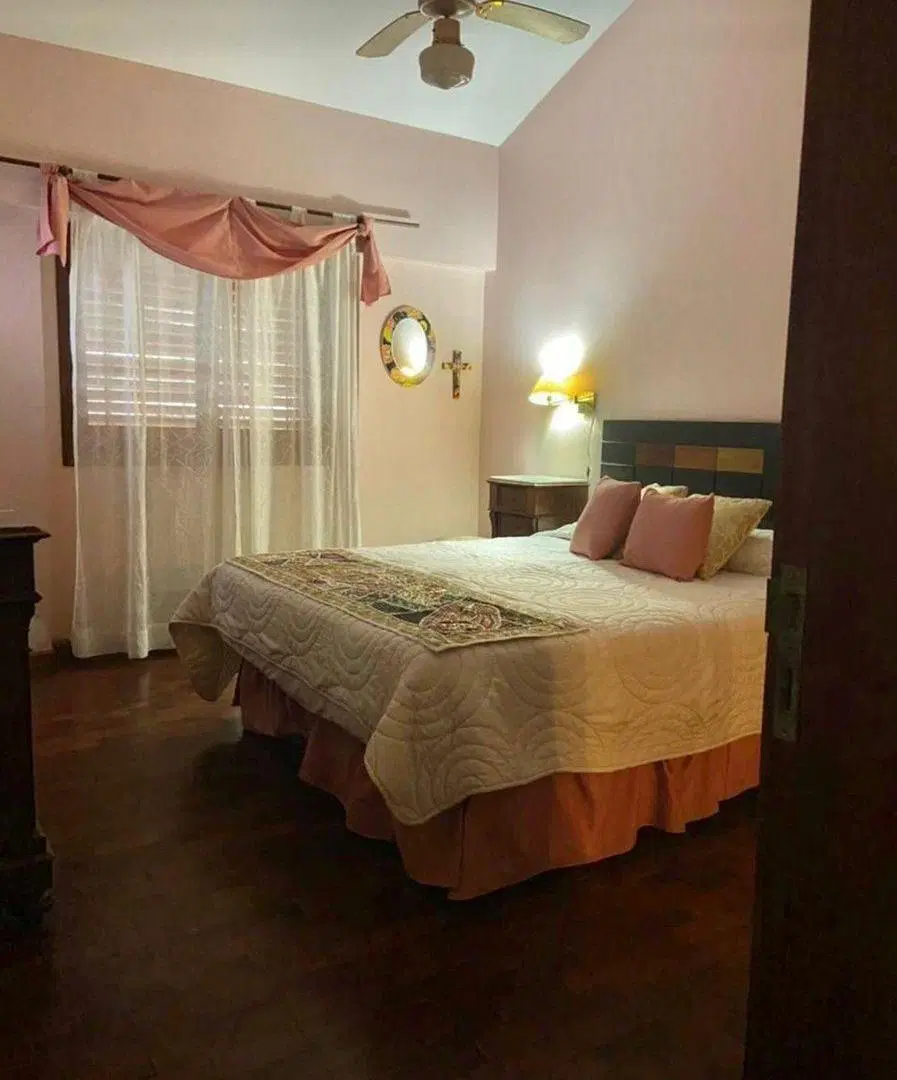 VENTA CASA DE CATEGORIA EN ALTA GRACIA. APTO CDTO 5