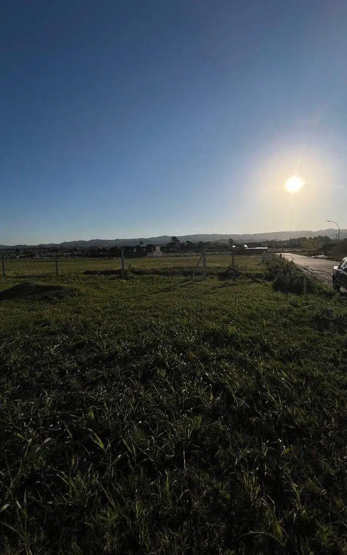 VENTA DE LOTE CENTRAL EN TRES GRACIAS. ALTA GRACIA 3