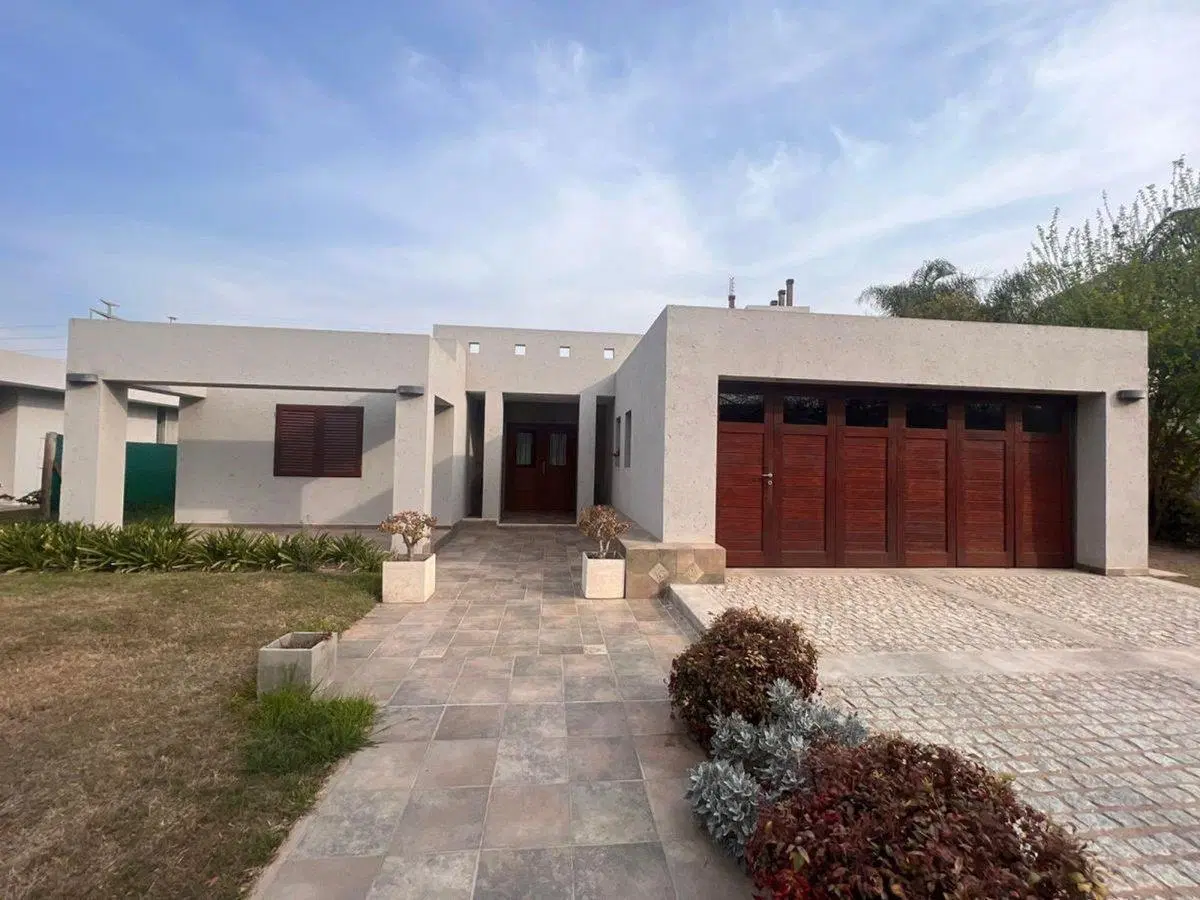 Casa Country Jockey Club 2